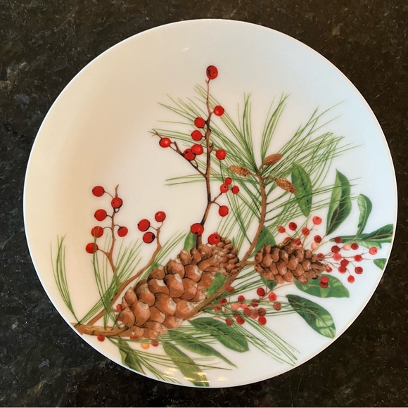 New Williams Sonoma Woodland Berry Appetizer Plates, Set of 4, Mixed Dinnerware